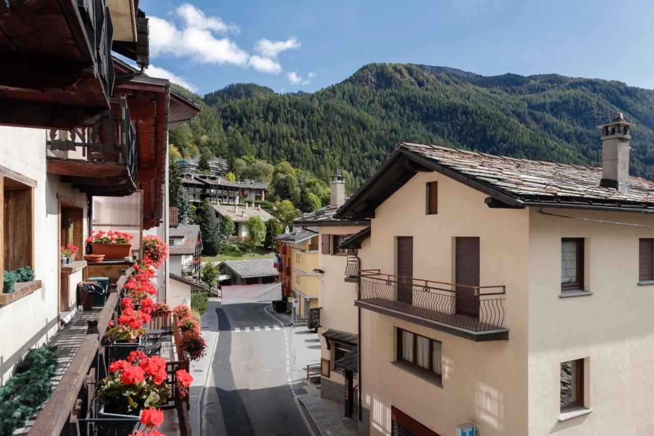 Hellochalet - Maison Paquier - Family Ski Holiday In The Resort Center Valtournenche Luaran gambar