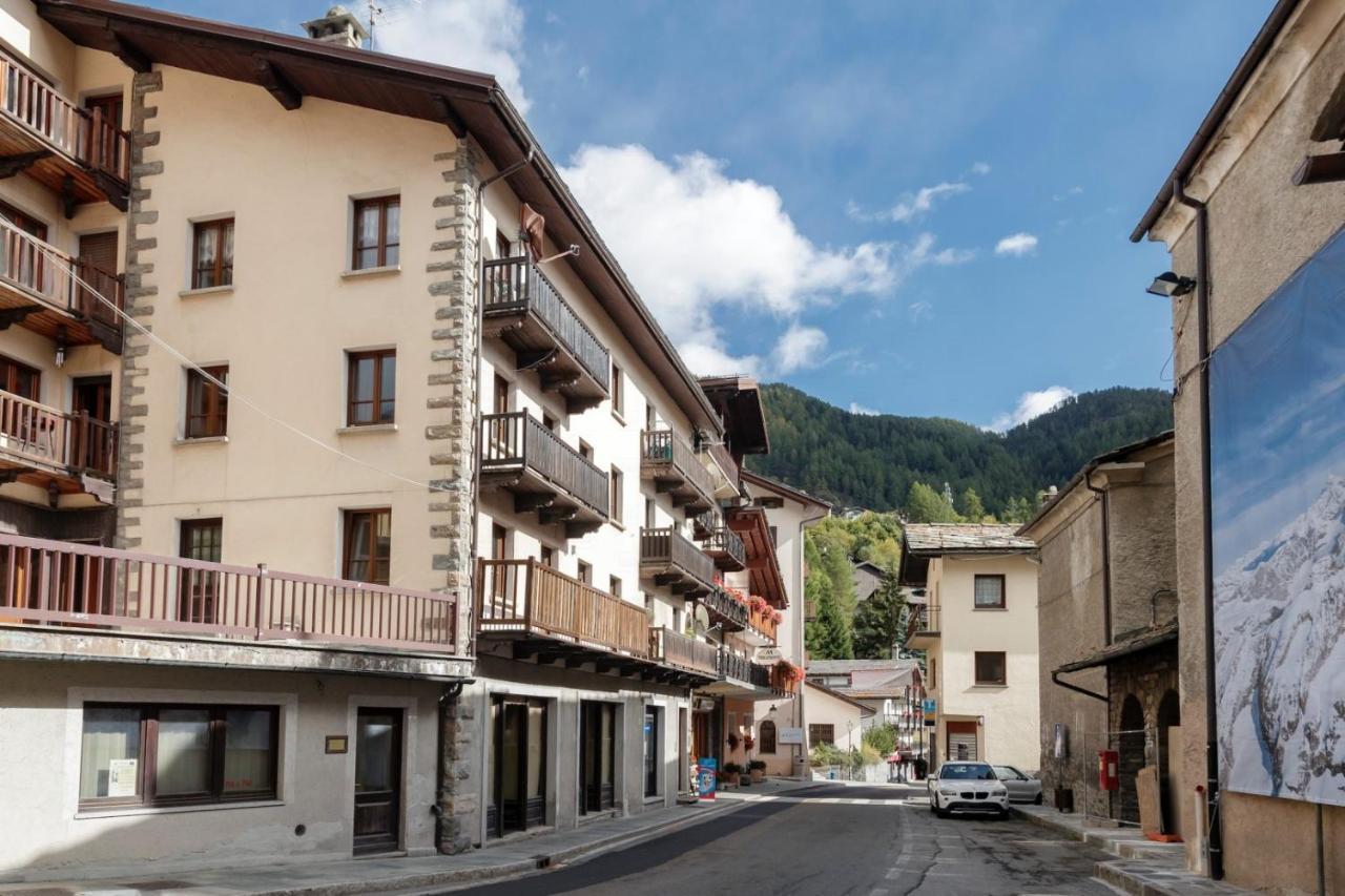 Hellochalet - Maison Paquier - Family Ski Holiday In The Resort Center Valtournenche Luaran gambar